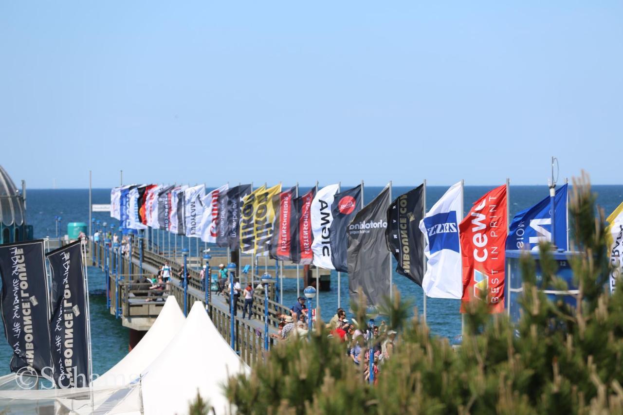 Ostseelagune Zingst, Exklusive Dhh, Strandnah, Sauna, Kamin, 3 Sz, 2 Baeder, Glasfaser, Haustierfrei, Garten Mit Suedterrasse, E-Ladesaeule, 2 Stellplaetze, Strandkorb, Fahrradschuppen, Waschmaschine, Trockner, Nichtraucher Eksteriør billede