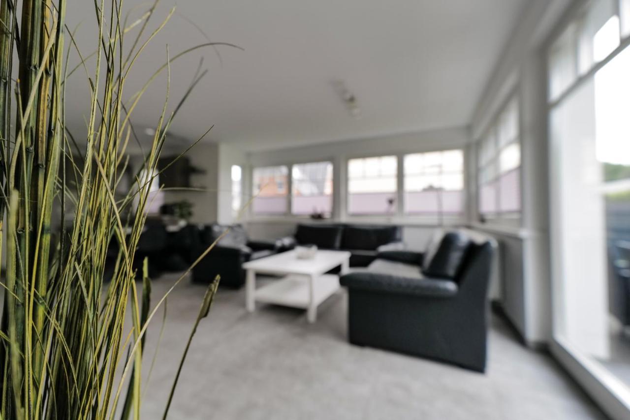 Ostseelagune Zingst, Exklusive Dhh, Strandnah, Sauna, Kamin, 3 Sz, 2 Baeder, Glasfaser, Haustierfrei, Garten Mit Suedterrasse, E-Ladesaeule, 2 Stellplaetze, Strandkorb, Fahrradschuppen, Waschmaschine, Trockner, Nichtraucher Eksteriør billede