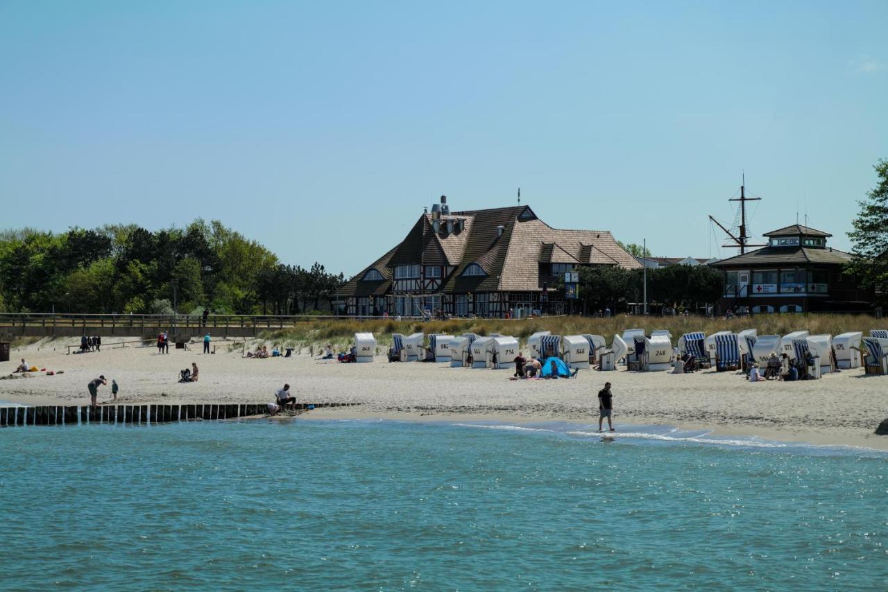 Ostseelagune Zingst, Exklusive Dhh, Strandnah, Sauna, Kamin, 3 Sz, 2 Baeder, Glasfaser, Haustierfrei, Garten Mit Suedterrasse, E-Ladesaeule, 2 Stellplaetze, Strandkorb, Fahrradschuppen, Waschmaschine, Trockner, Nichtraucher Eksteriør billede