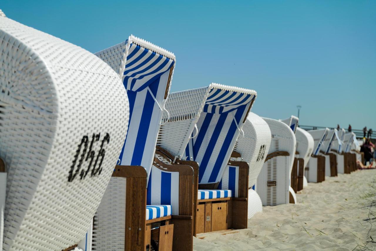 Ostseelagune Zingst, Exklusive Dhh, Strandnah, Sauna, Kamin, 3 Sz, 2 Baeder, Glasfaser, Haustierfrei, Garten Mit Suedterrasse, E-Ladesaeule, 2 Stellplaetze, Strandkorb, Fahrradschuppen, Waschmaschine, Trockner, Nichtraucher Eksteriør billede