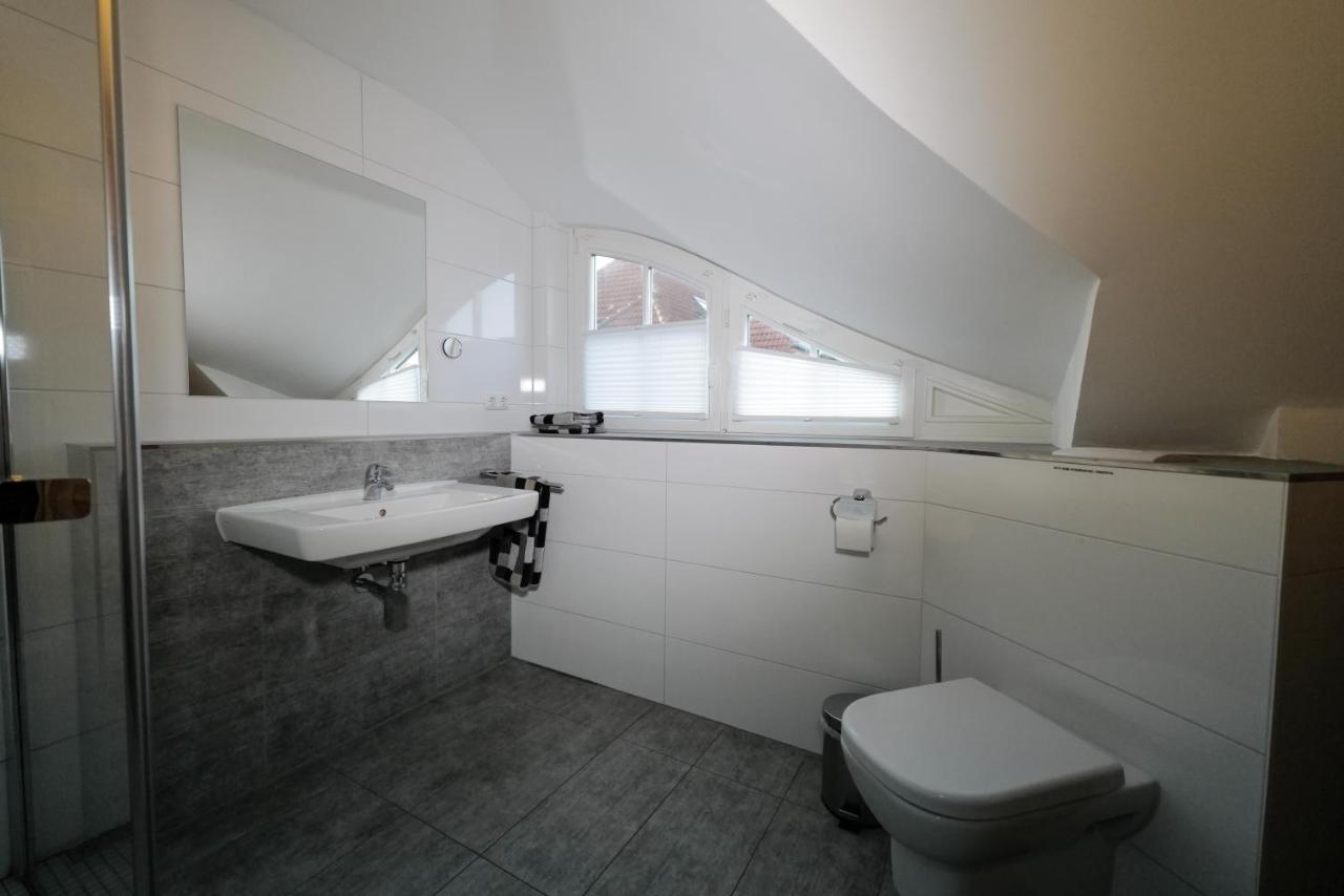 Ostseelagune Zingst, Exklusive Dhh, Strandnah, Sauna, Kamin, 3 Sz, 2 Baeder, Glasfaser, Haustierfrei, Garten Mit Suedterrasse, E-Ladesaeule, 2 Stellplaetze, Strandkorb, Fahrradschuppen, Waschmaschine, Trockner, Nichtraucher Eksteriør billede